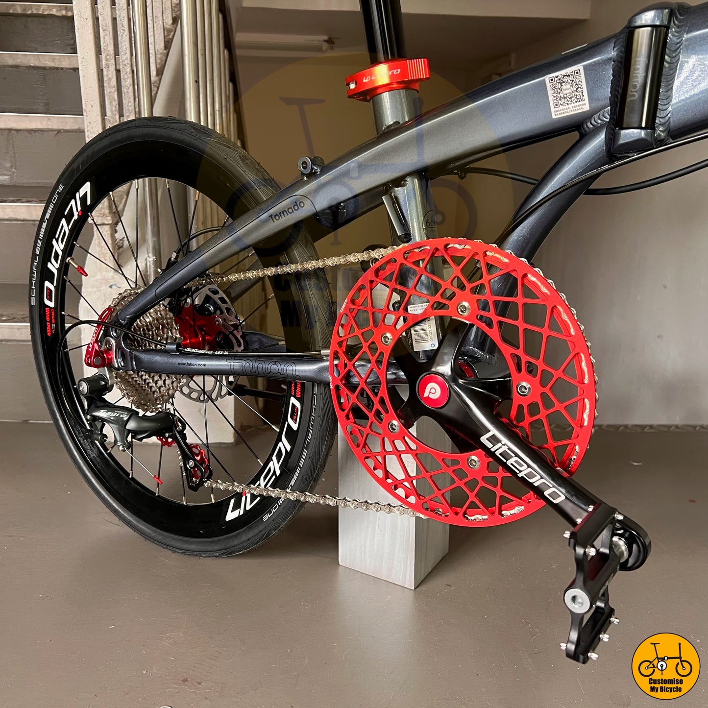 Cycling Freedom – Navigate the City with This Compact & Versatile Foldie
