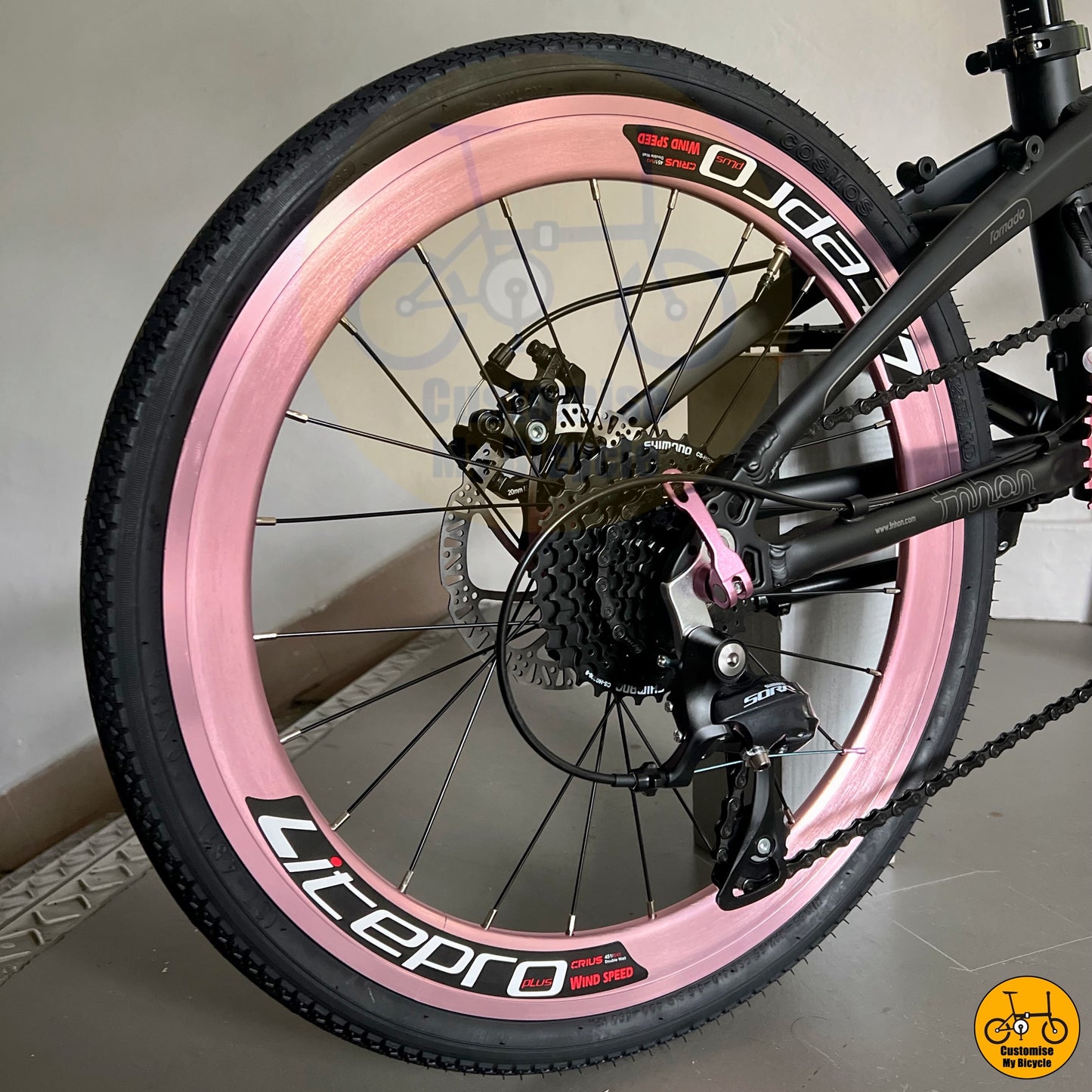 Soft Pink Folding Bicycle – Ideal for Female Commuters
