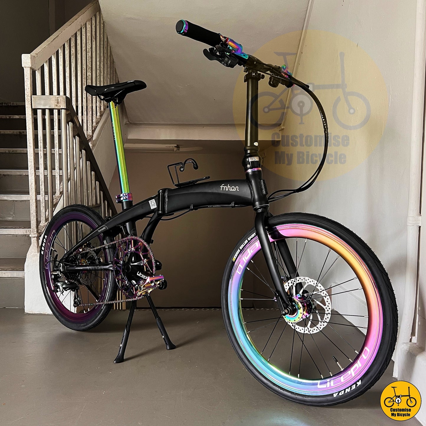 Oil Slick Accent Foldie – Popular Lightweight Folding Bicycle for City Rides
