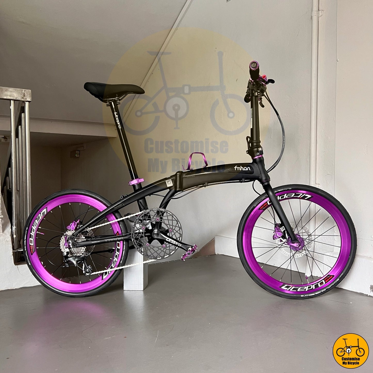 Fnhon Tornado 22-inch Rangka Hitam Matte dan Roda Violet – Basikal Lipat Moden Mesra PCN