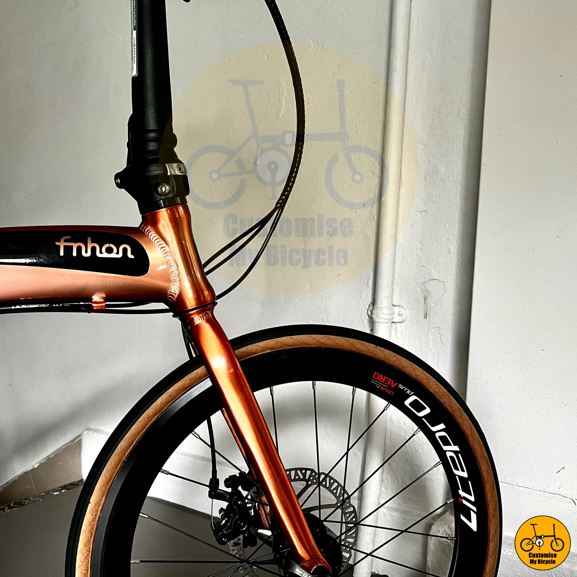 Rose Gold Fnhon Tornado 22-Inch Folding Bike – Eye-Catching & Functional
