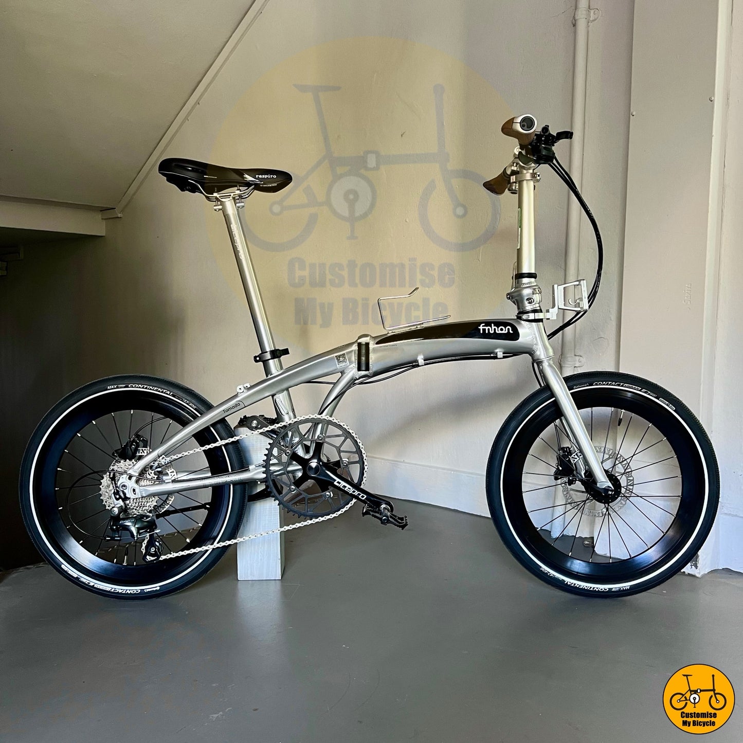 Basikal Lipat Fnhon Tornado 20 Inci Warna Perak Dengan Shimano 10 Gear Dan Tayars Kontinental  
