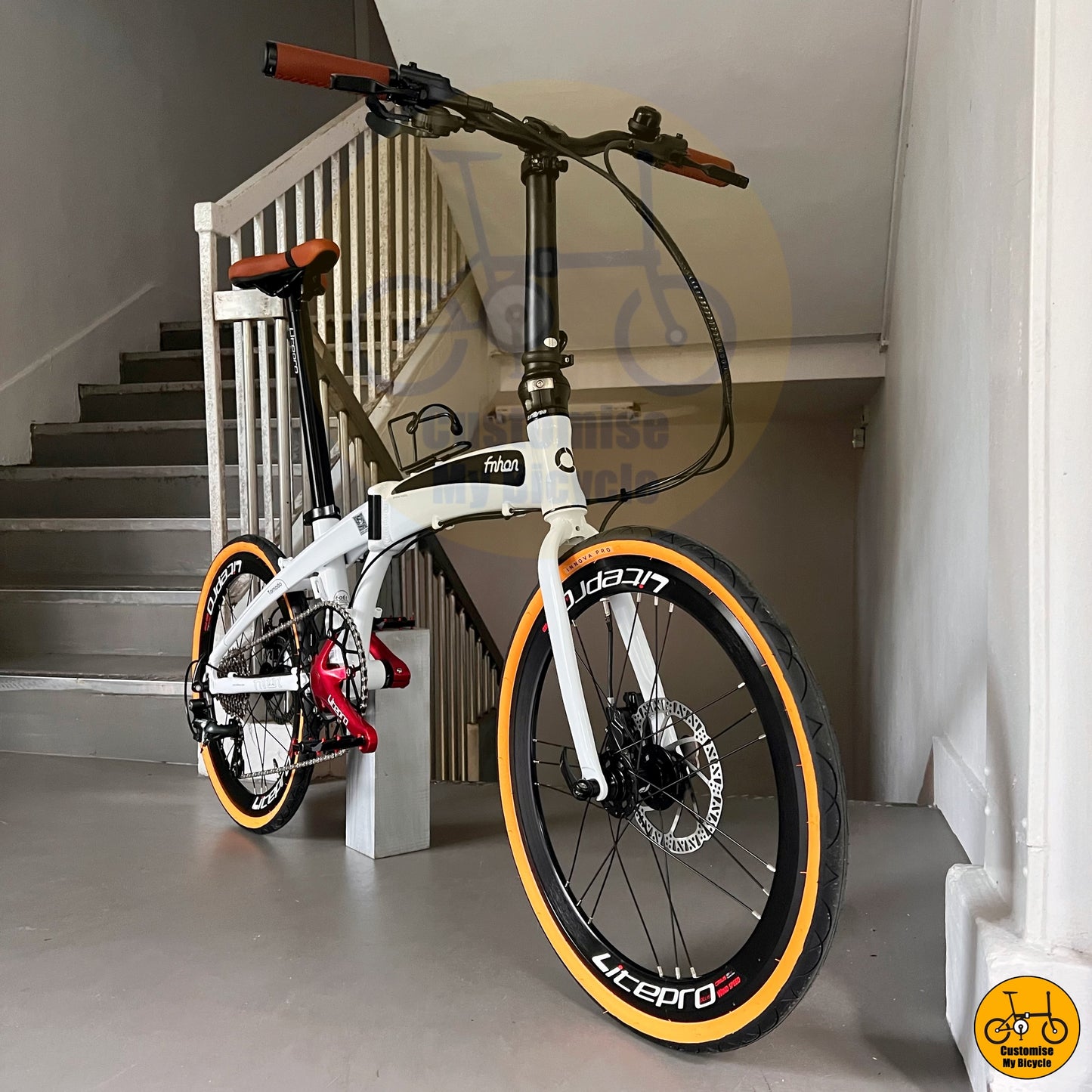 Public Transport-Friendly Foldie – Designed for Convenient Travel
