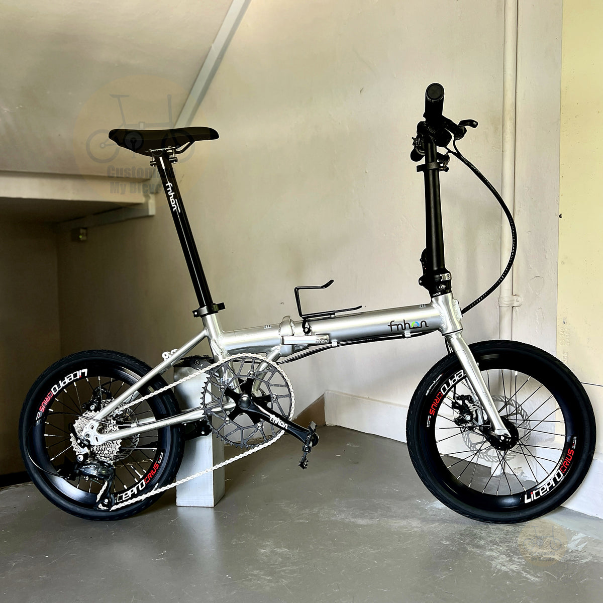 Fnhon Zephyr 16 inch Platinum Silver 折叠自行车 搭配 Shimano 9 gears 轻量便携设计