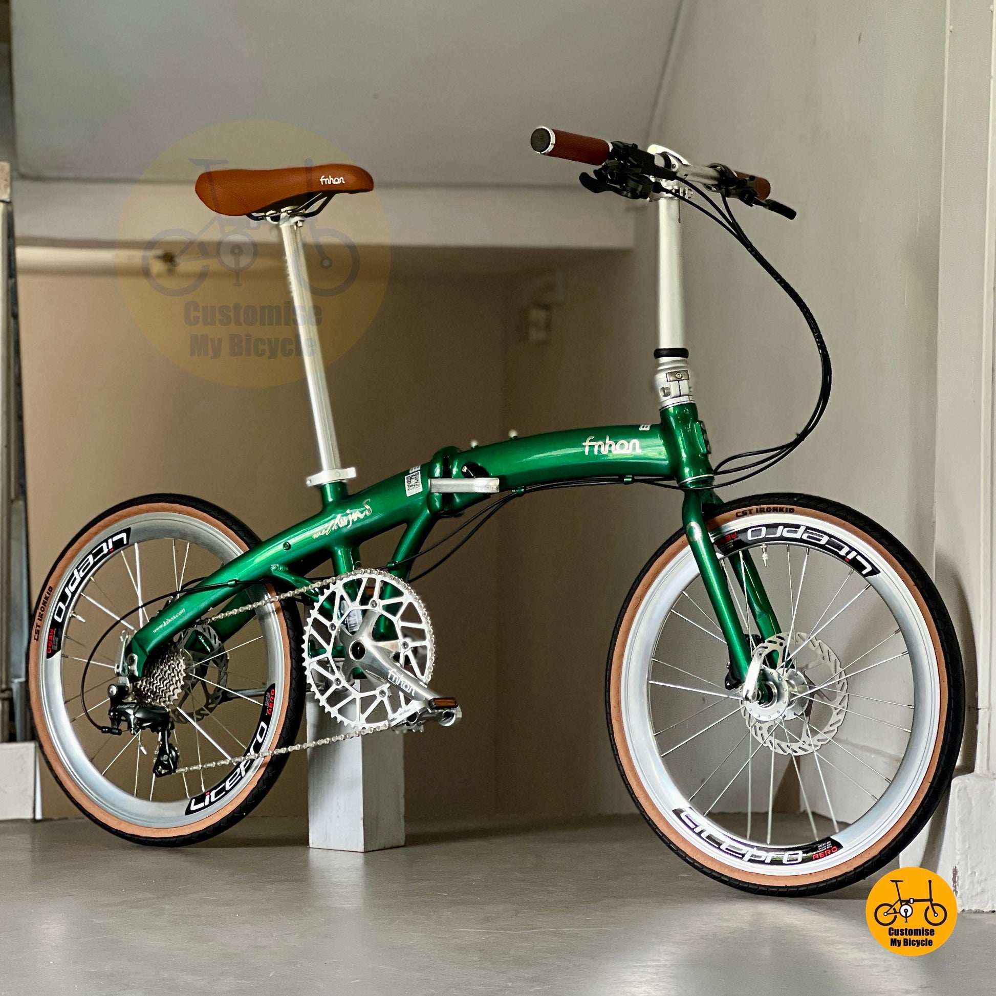 Side profile of emerald green folding bike of Fnhon Wind with Shimano 10 gears Tiagra
