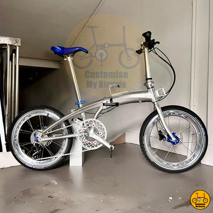 Crius Velocity 20-inch Folding Bike – High-Speed Commuter with Silver & Blue Accents
