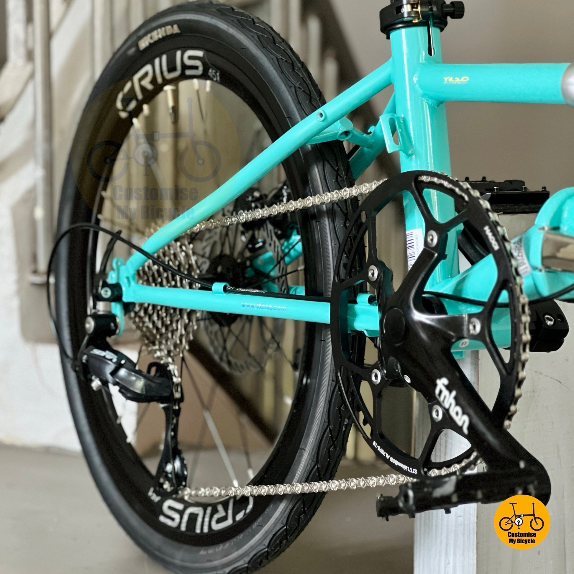 Fnhon Thunderstorm folding bike close up shimano 9 gears drivetrain system