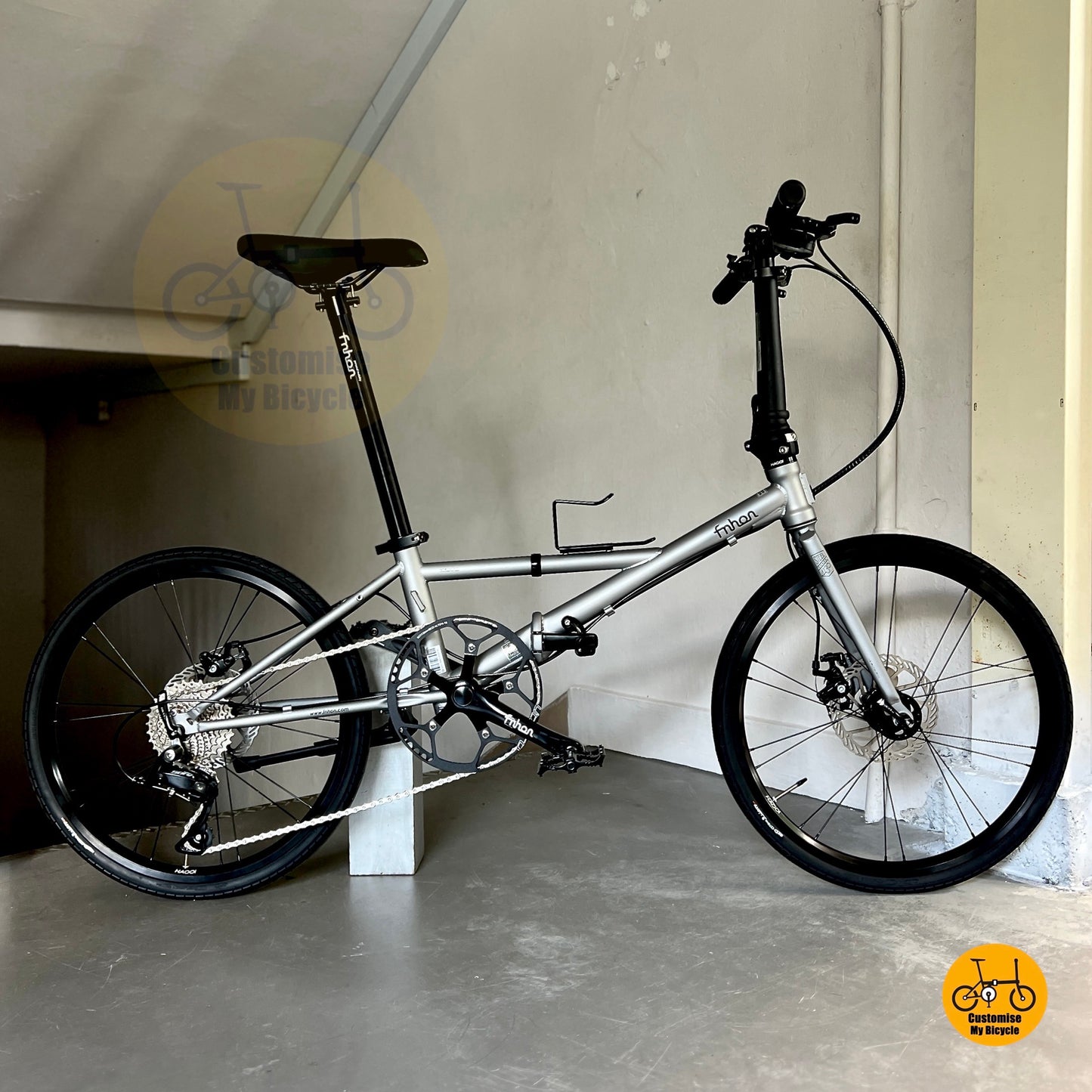 Basikal Lipat Fnhon Thunderstorm 22 Inci Dengan Rangka Keluli Dan Shimano 9 Kelajuan
