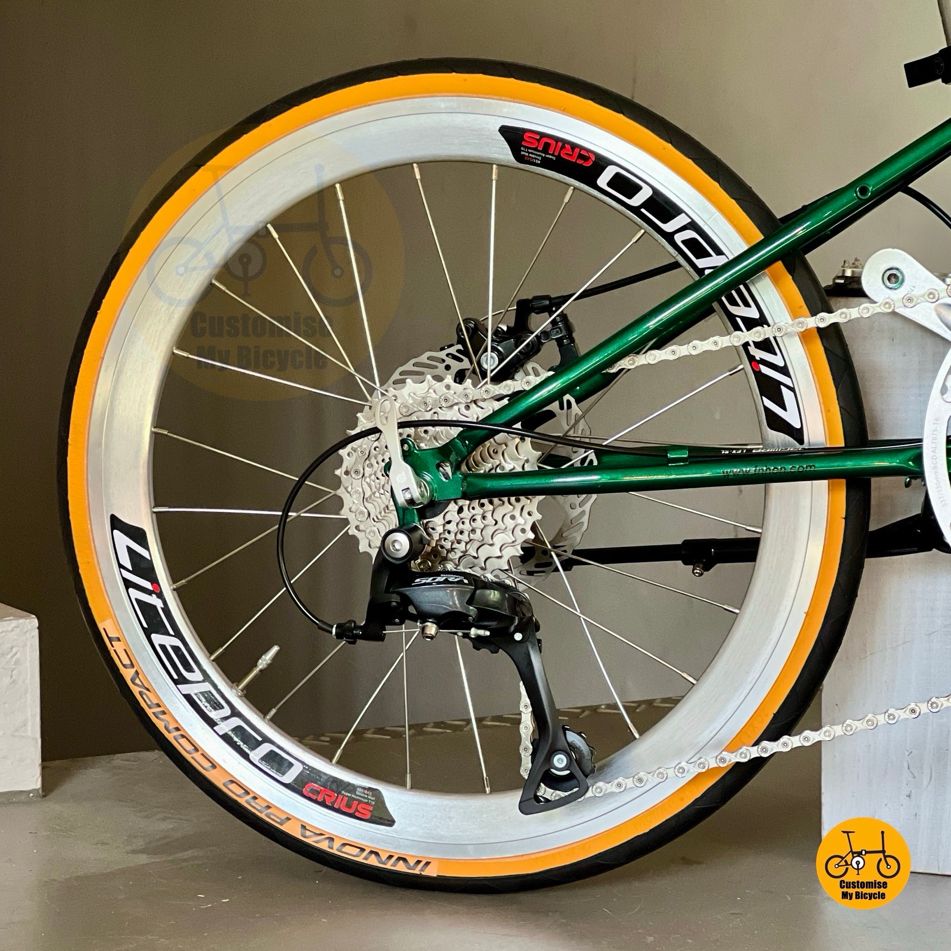 Fnhon Thunderstorm folding bike close up SHIMANO 9 gears drivetrain folding bicycle gear system
