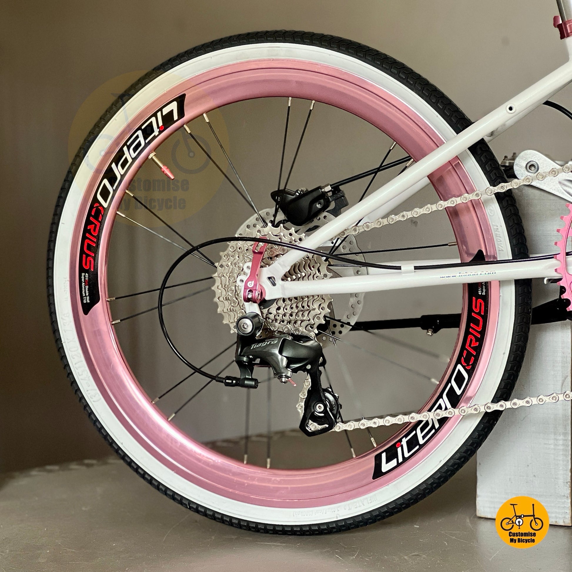 Fnhon Thunderstorm Litepro high profile smooth wheels detail
